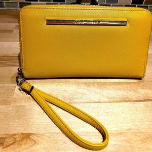Steve Madden wallet, with wrist strap, good condition